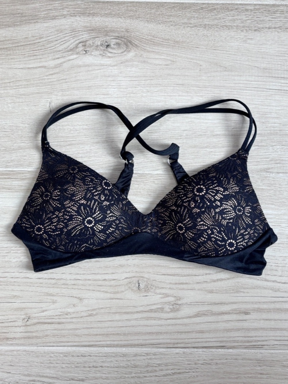Lace Overlay Wireless Bralette - Black